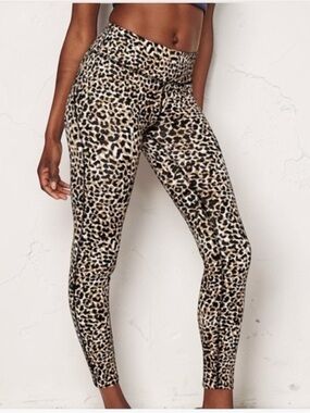 OUTDOOR VOICES Leopard TechSweat Flex/MoveFree Leggings (M)